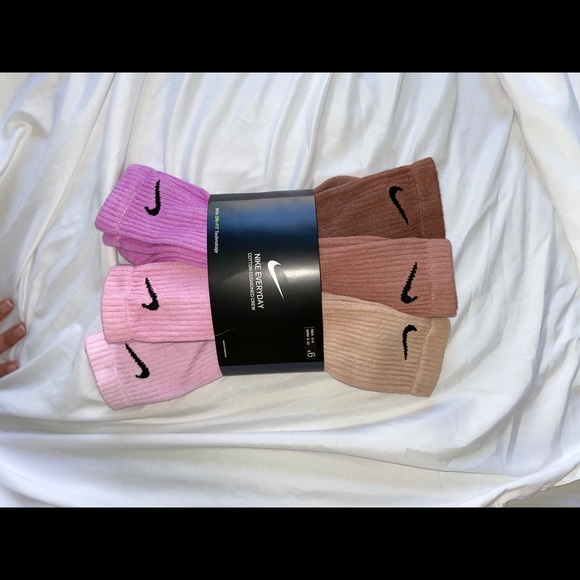 COPY - COPY - NIKE MULTI COLORED SOCKS 6PACK - Picture 7 of 8